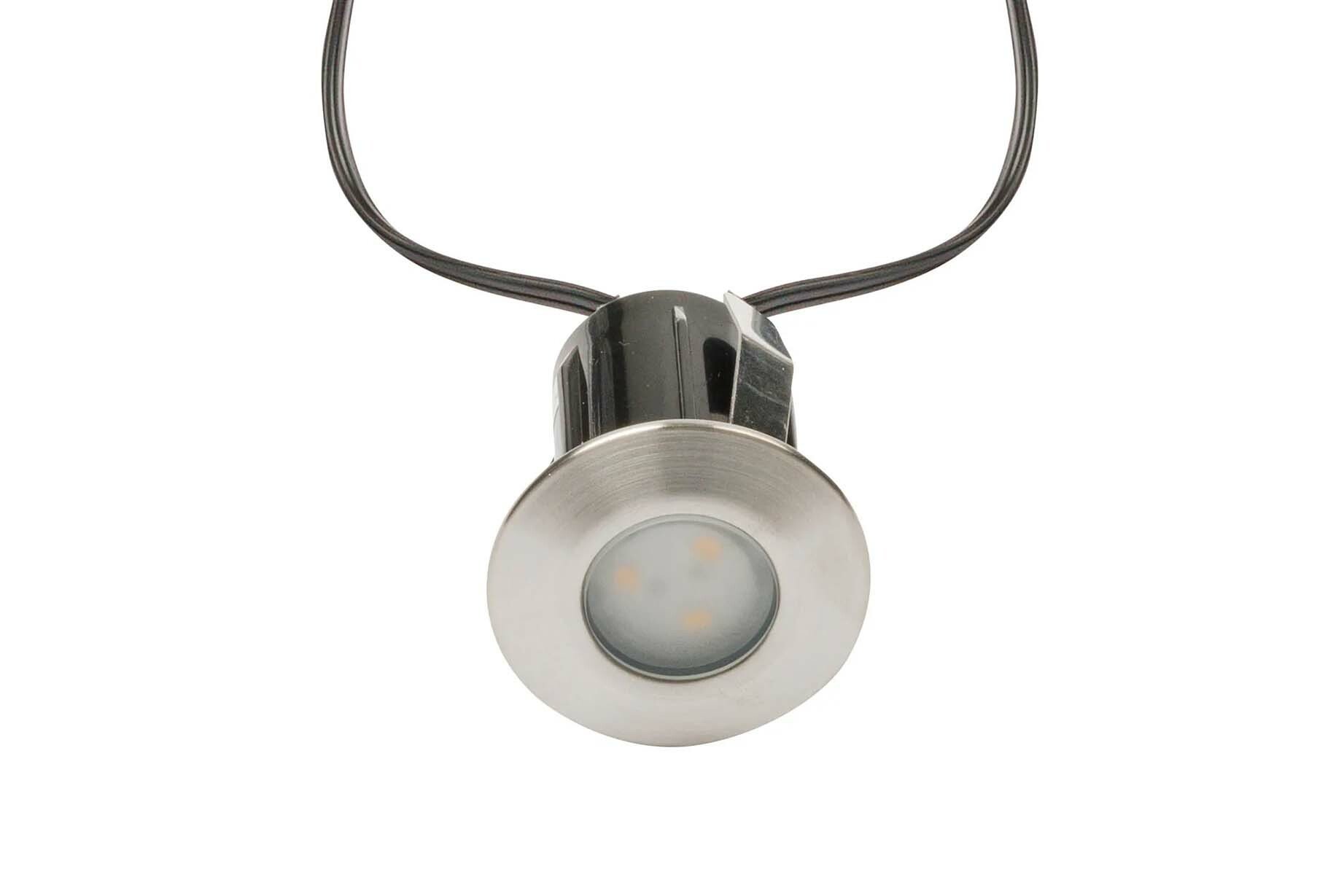 photo des détails d'un luminaire birch