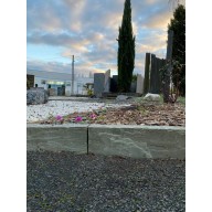 Bordure en grès gris clivées, 100 cm x 20 cm x 7/9 cm