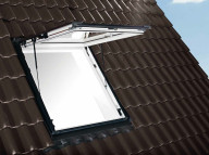 Sortie de toit à projection triple vitrage PREMIUM, PVC - avec bloc isolant prémonté - 114 cm x 160 cm