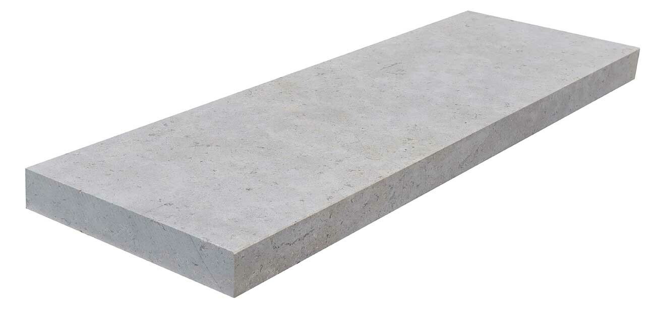 Margelle de piscine ISIS en pierre d'Egypte, surface sablée brossée, bord droit chanfreiné, 33 cm x 100 cm x 5 cm