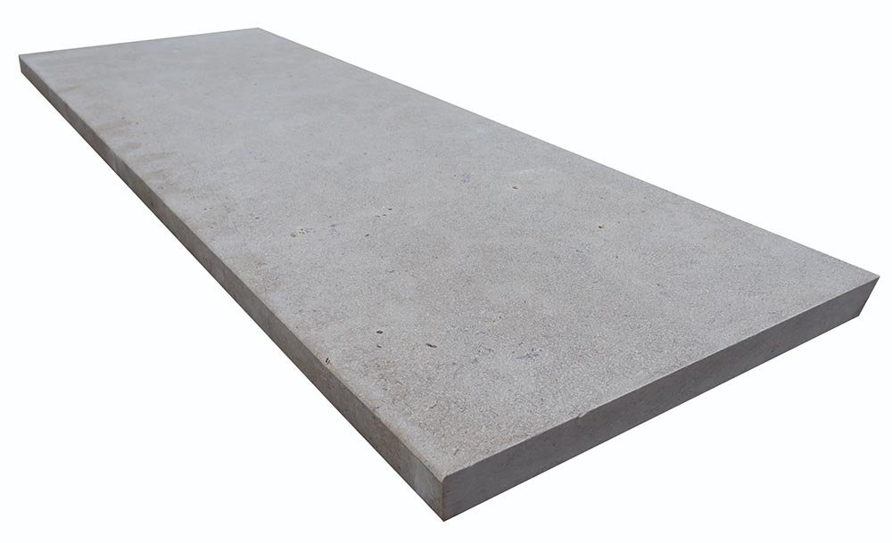 Couvertine ISIS en pierre d'Egypte, surface sablée brossée, bords droits chanfreinés, 33 cm x 100 cm x 4 cm