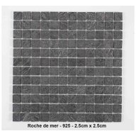 Mosaique pierre naturelle , Roche de mer , carreaux de 2.5 cm, rouleau de 30 cm x 30 cm