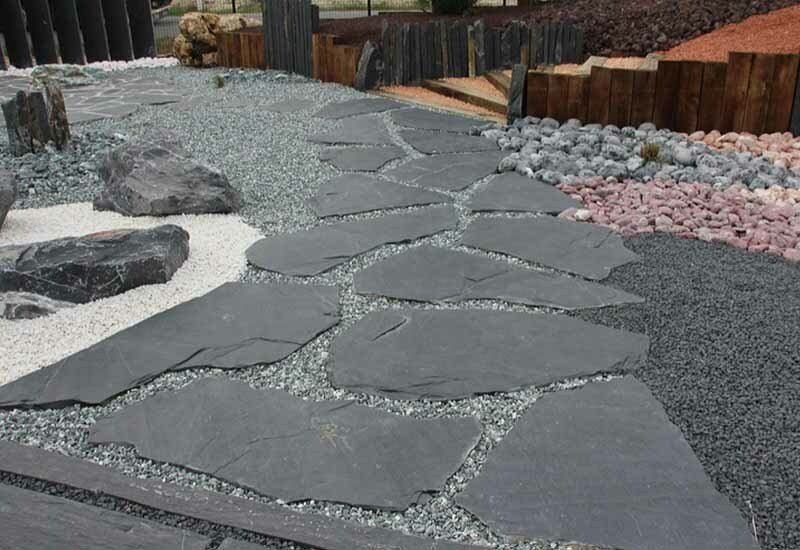 Pas japonais en ardoise noire , forme irrégulière - grand format - 90 à 130 cm