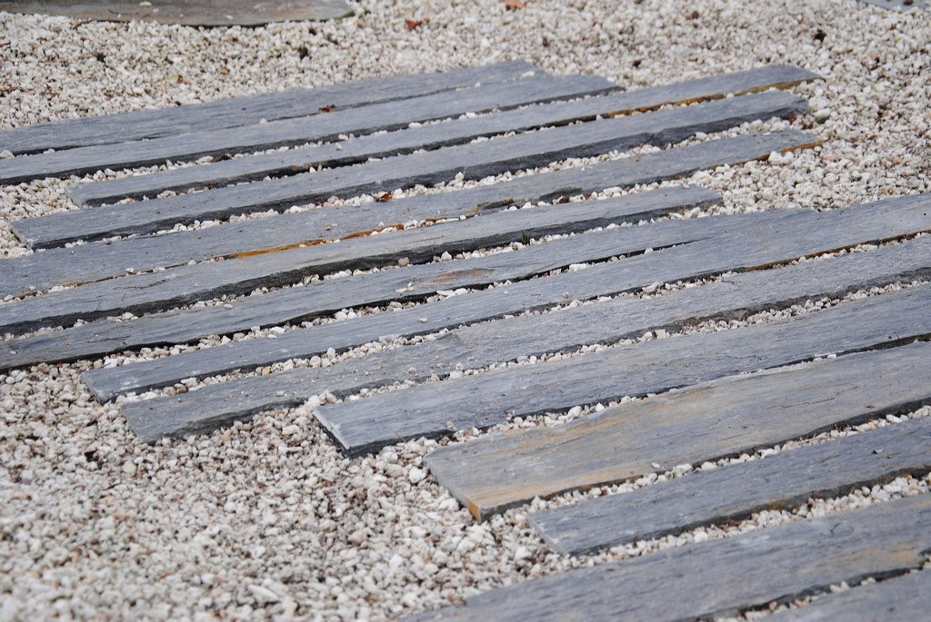 Piquet de schiste plat 100 cm bouts sciés, section environ 10 x 3 cm