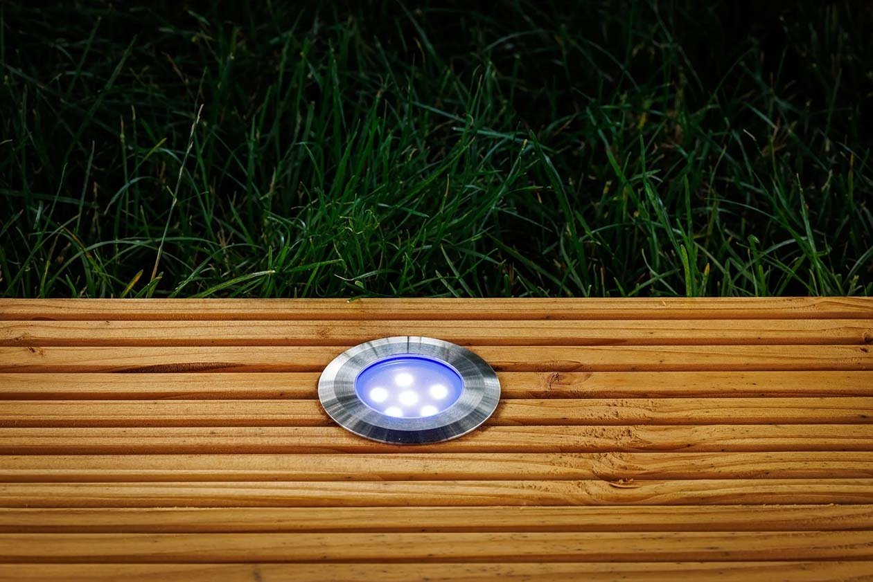 photo d'un luminaire sirius bleutée en ambiance