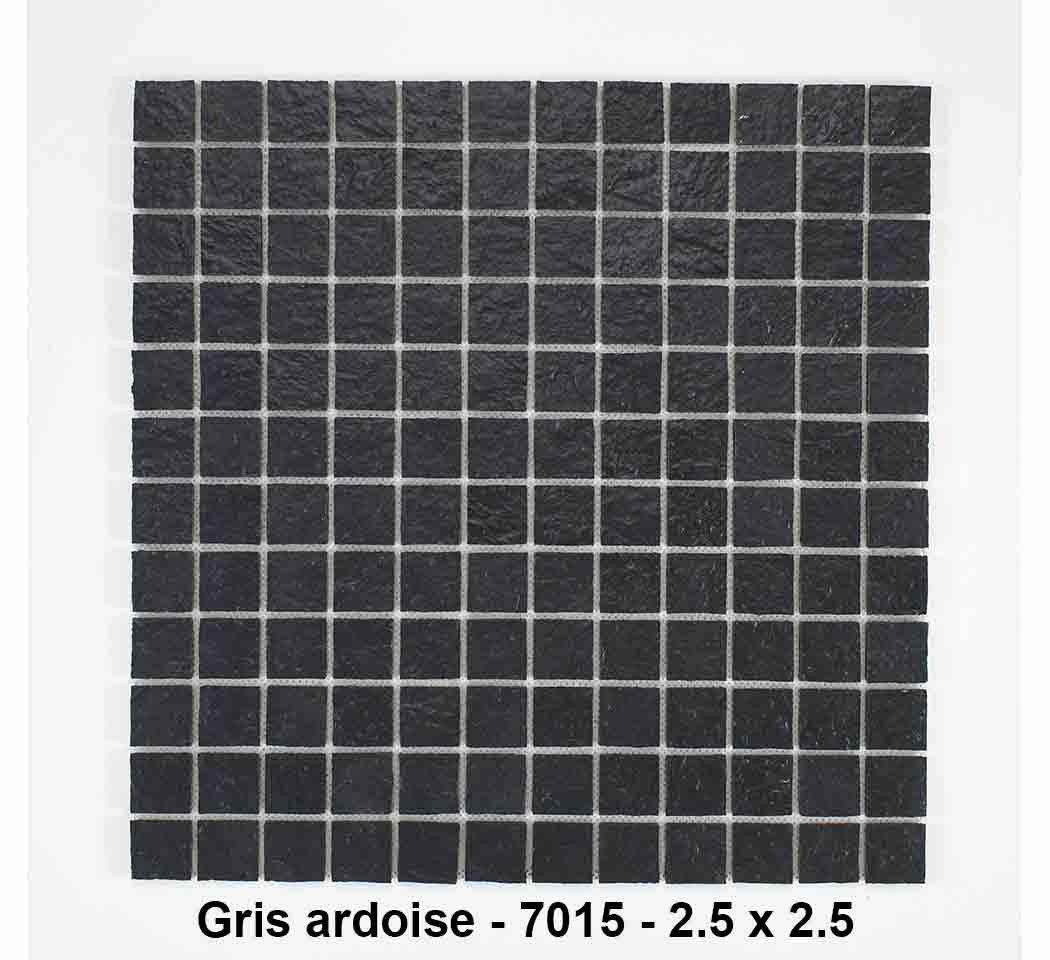 Mosaique Solid surface imitation pierre -carreaux de 2.5 cm, - rouleau 30 x 30 cm - gris ardoise texturé