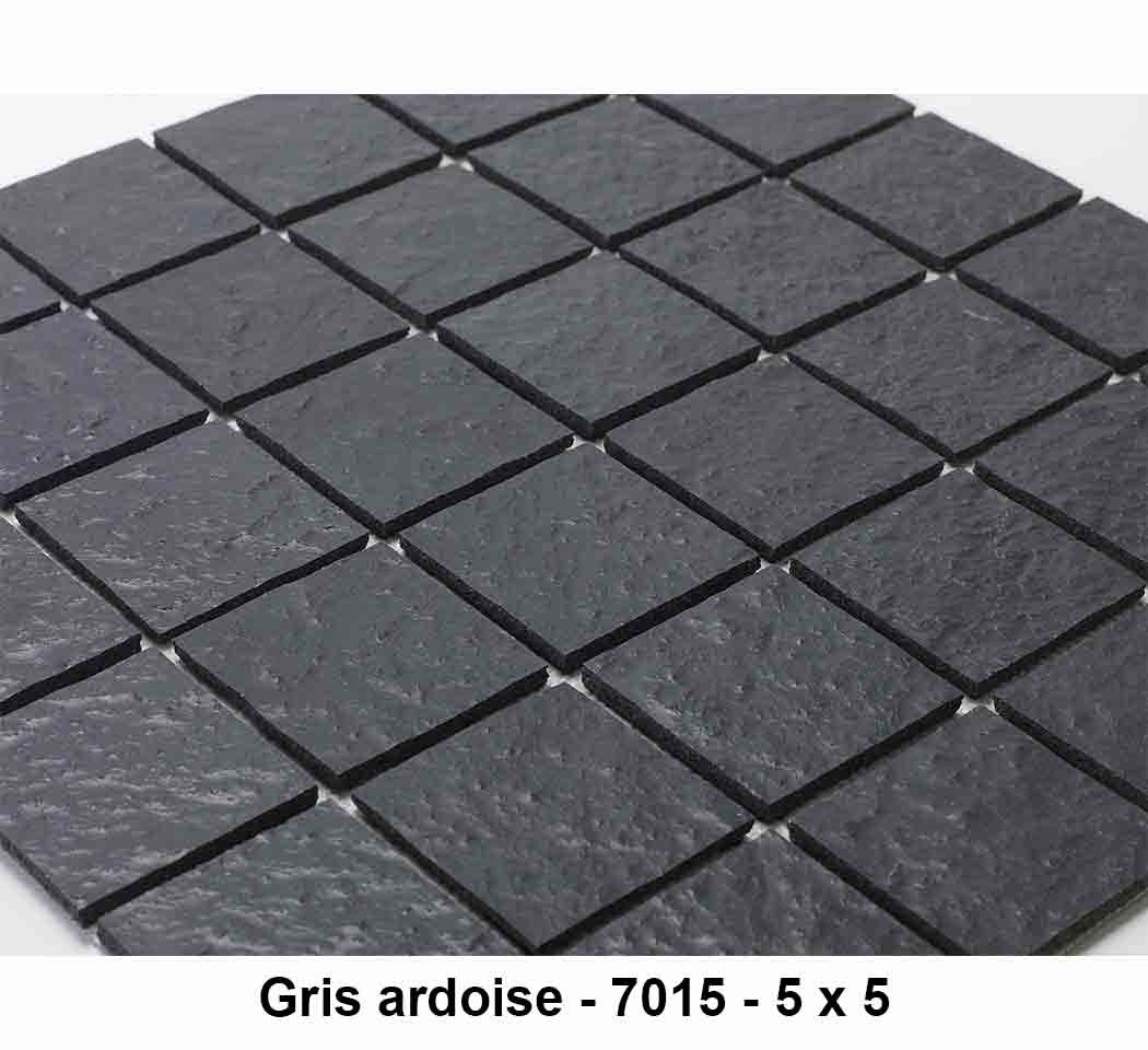 Mosaique Solid surface imitation pierre -5 x , carreaux de 5 cm, - rouleau 30 x 30 cm - gris ardoise texturé