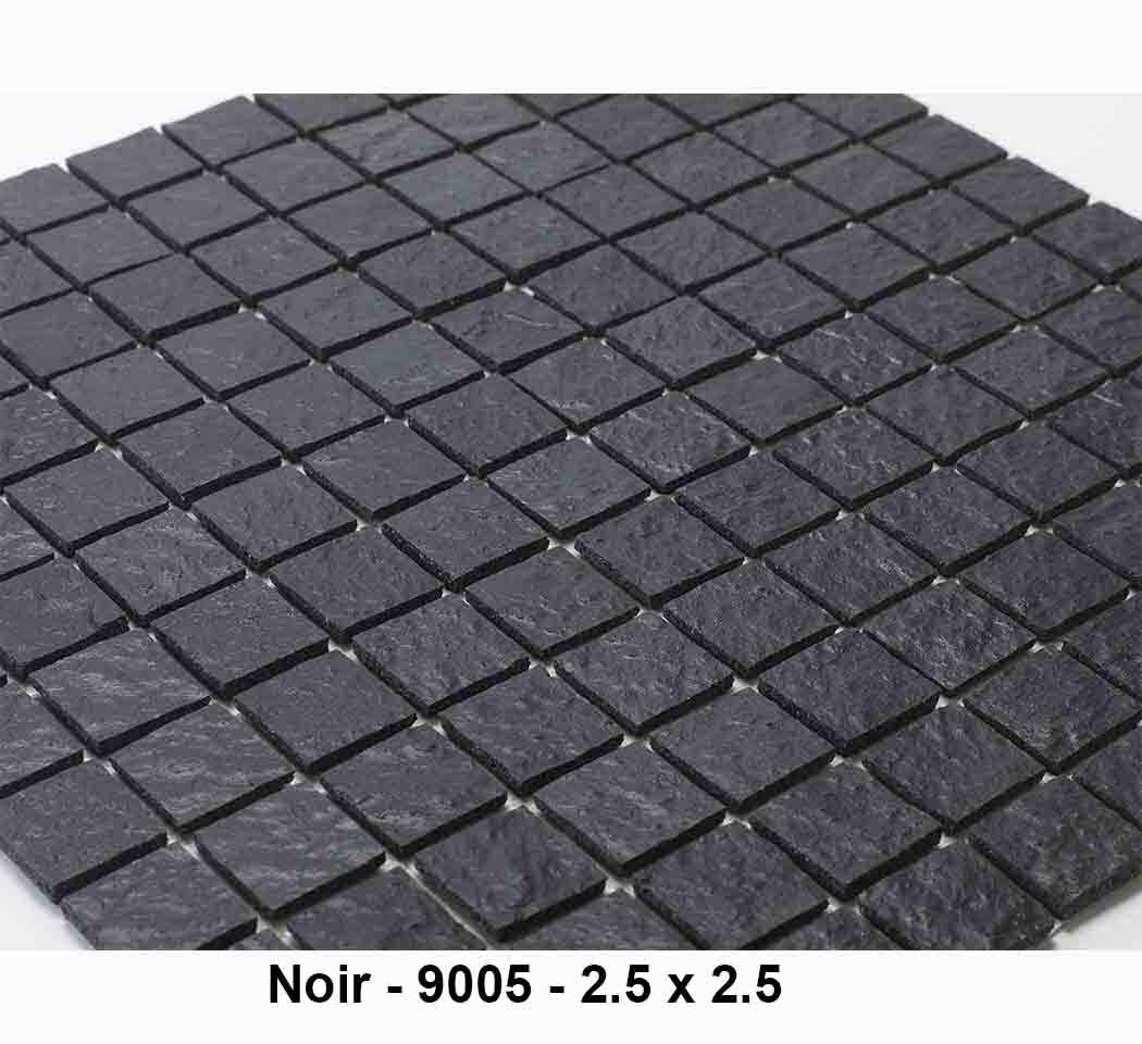 Mosaique Solid surface imitation pierre -carreaux de 2.5 cm, - rouleau 30 x 30 cm - noir texturé