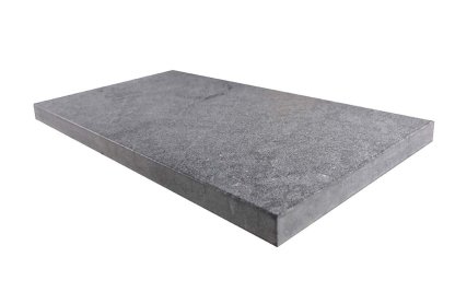 Vignette Margelle de piscine en marbre NOBILY DARKNESS, bords droits, surface sablée brossée, 33 cm x 61 cm x 3,2 cm