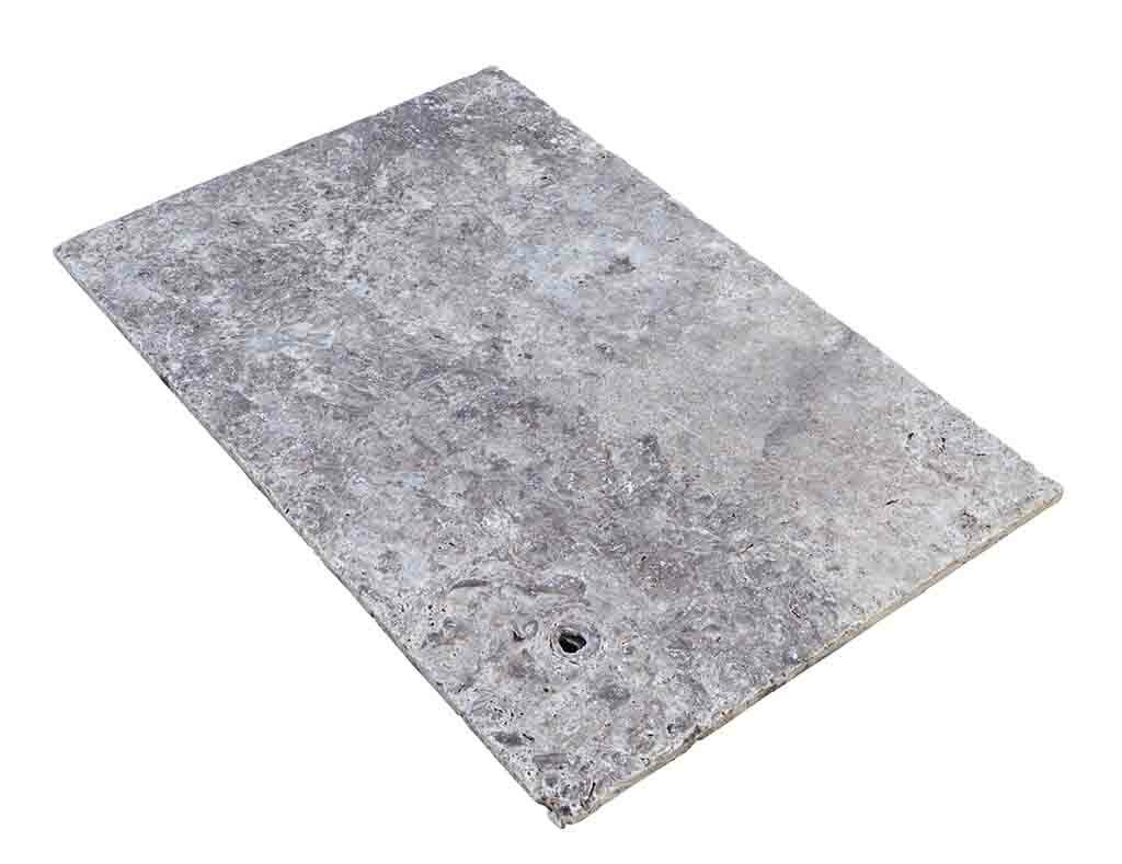 Travertin, dalle de sol ou murale en pierre naturelle SILVER GREY, bords adoucis, surface vieillie, 40,6 cm x 61 cm x 1,2 cm - PALETTE COMPLETE