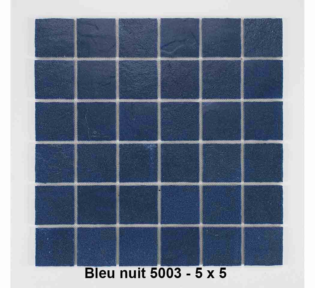 Mosaique texturée bleue nuit , carreaux de 5 cm, rouleau de 1 m x 50 cm
