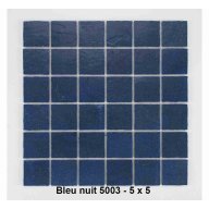 Mosaique texturée bleue nuit , carreaux de 5 cm, rouleau de 30 cm x 30 cm